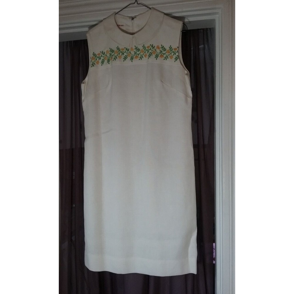 1950's Retro Country Miss Linen White Dress Sleeveless Floral Embroidery size 16